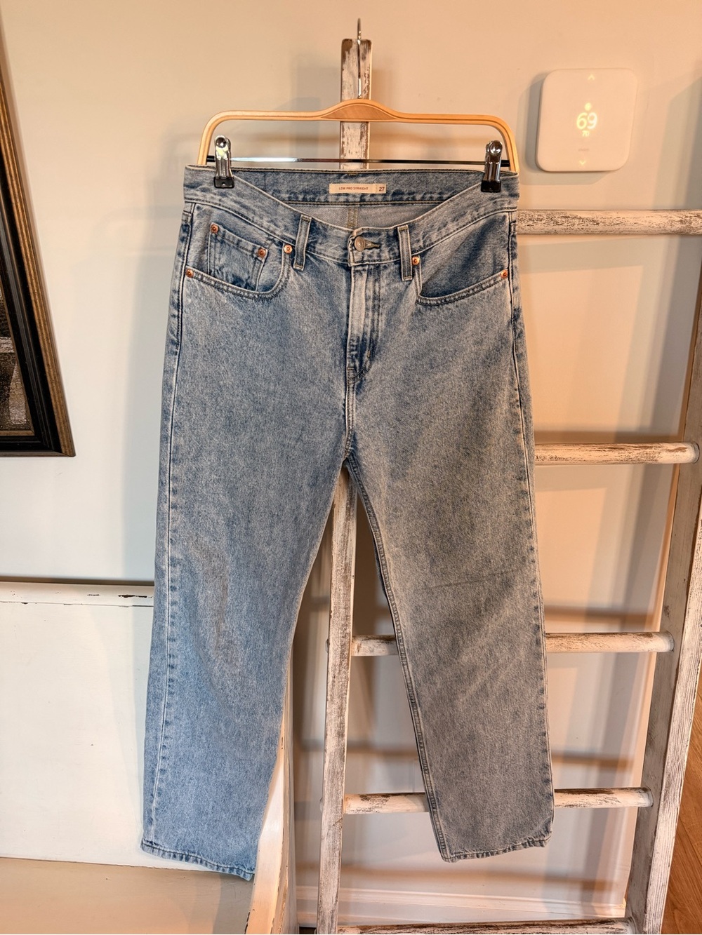 Levi’s Women’s Low Pro Straight Light Wash Denim Baggy Sz 27 Pre Owned EUC Denim